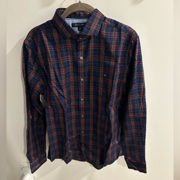 NWOT Tommy Hilfiger Plaid Button-Down, size: M - Picture 1 of 3
